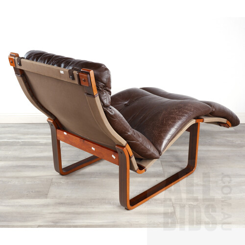 Tessa T8 Tan Leather Upholstered Chaise Lounge Chair, Designed by Fred Lowen