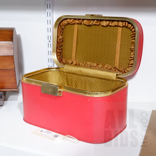 Retro Paklite Beauty case with Brass Fittings