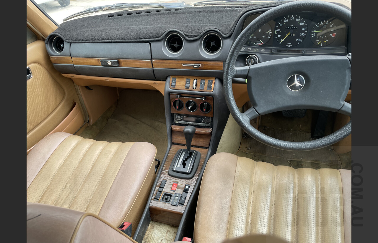 2/1984 Mercedes-Benz 280 E W123 4d Sedan Gold 2.7L
