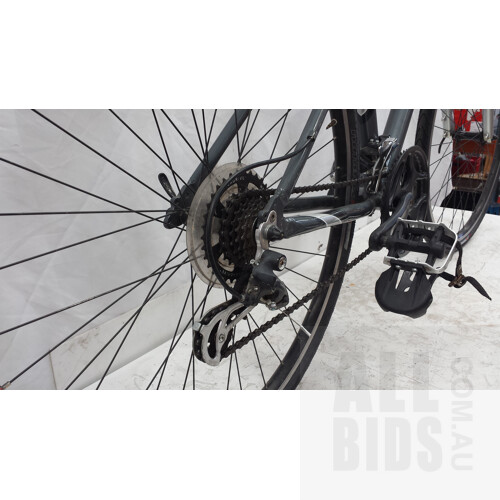 Trek 7100 21 Speed Hybrid Bike
