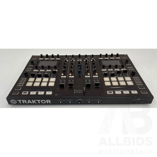 Traktor Kontrol S8 Controller 4 Channel