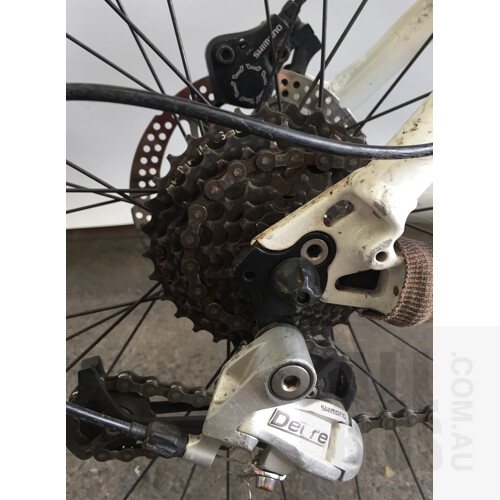 Giant Yukon XC Hardtail Cross Country Mountain Bike