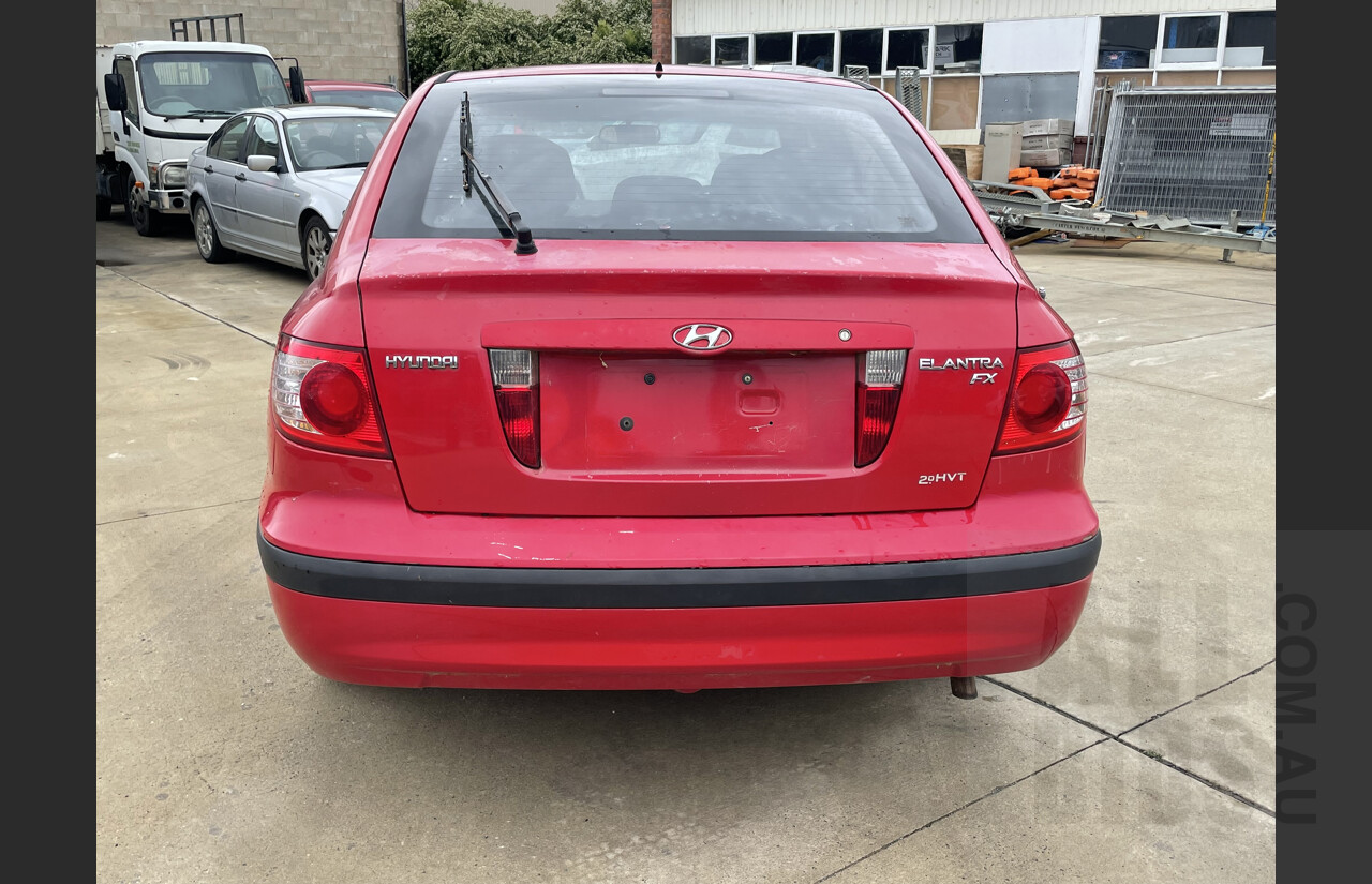 7/2005 Hyundai Elantra FX 2.0 HVT XD MY05 5 Door Hatchback Red 2.0L