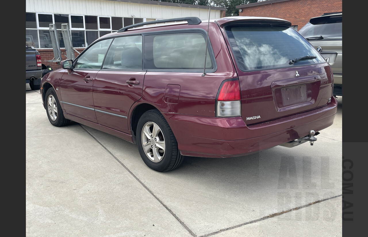 10/2004 Mitsubishi Magna LS TW SERIES II 4d Wagon Red 3.5L