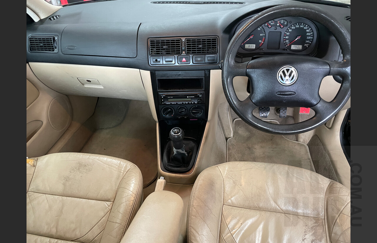 12/2000 Volkswagen Golf GL 5d Hatchback Black 2.0L