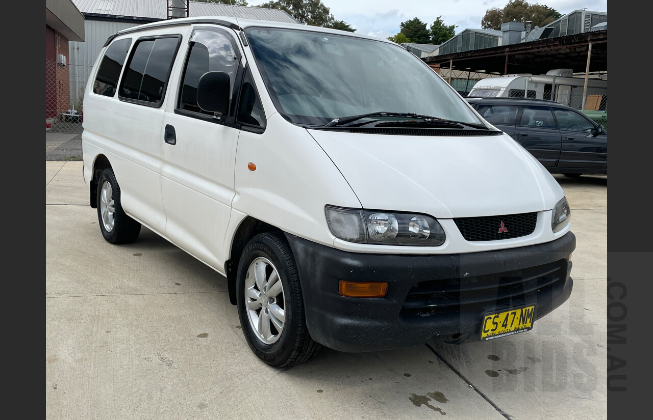 1/2001 Mitsubishi Starwagon Satellite SJ 2d Wagon White 2.0L