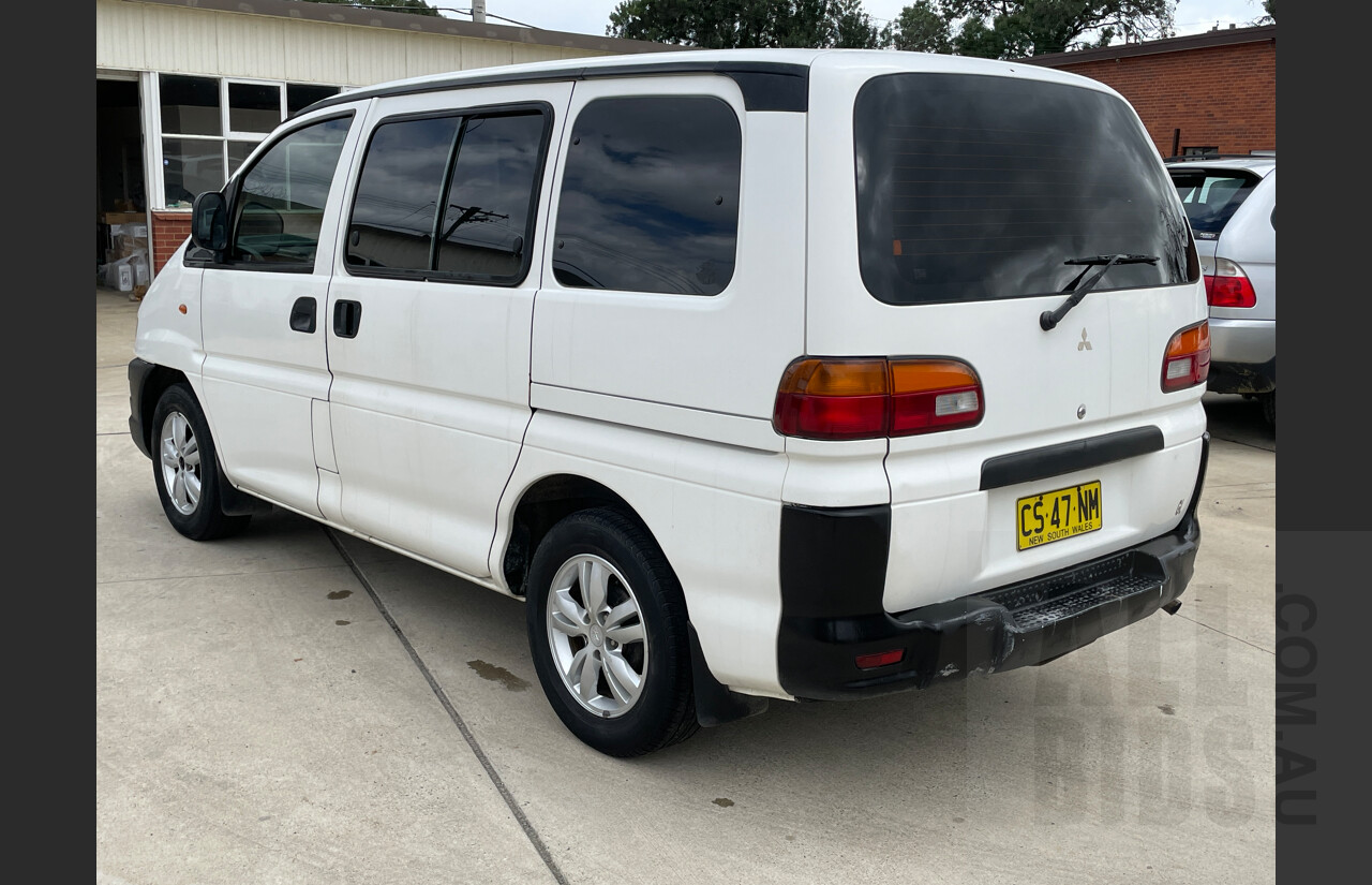 1/2001 Mitsubishi Starwagon Satellite SJ 2d Wagon White 2.0L