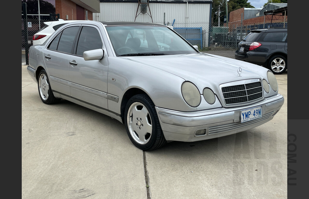 5/1998 Mercedes-Benz E320 Elegance W210 4d Sedan Silver 3.2L