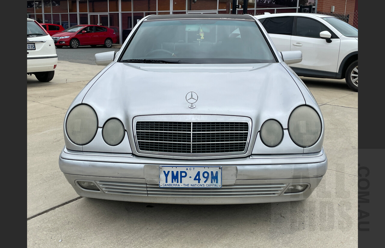 5/1998 Mercedes-Benz E320 Elegance W210 4d Sedan Silver 3.2L