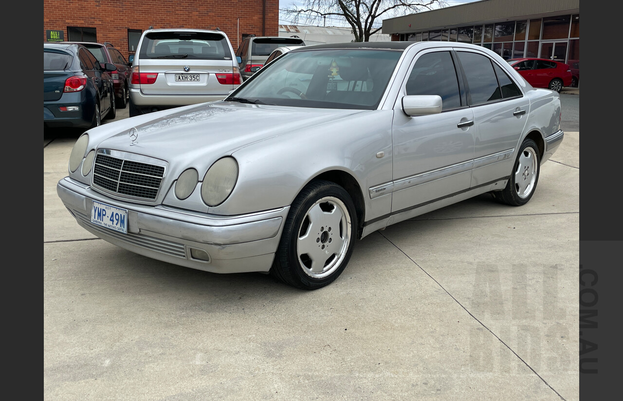 5/1998 Mercedes-Benz E320 Elegance W210 4d Sedan Silver 3.2L