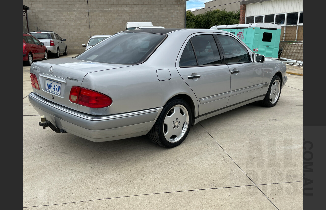 5/1998 Mercedes-Benz E320 Elegance W210 4d Sedan Silver 3.2L