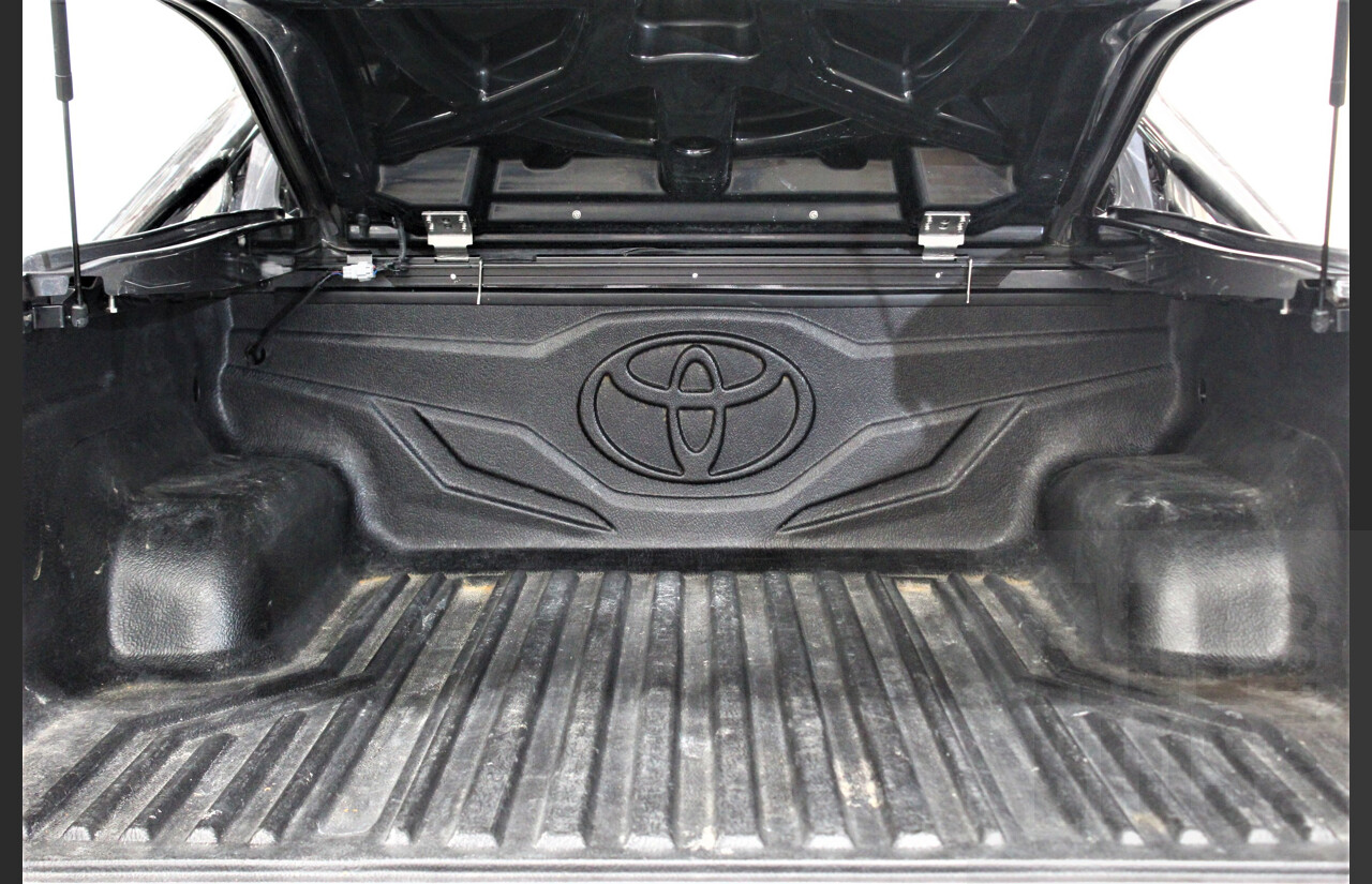 8/2017 Toyota Hilux SR5 (4x4) GUN126R Dual Cab Utility Gunmetal 2.8L Turbo Diesel