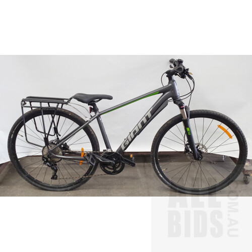 Giant 17 inch mountain bike hotsell