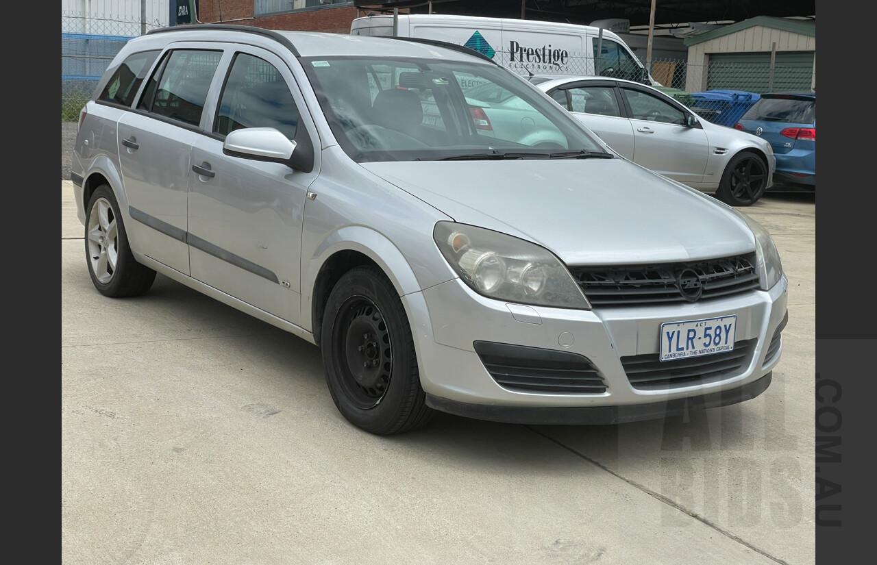 9/2006 Holden Astra CD AH MY06 4d Wagon Silver  1.8L