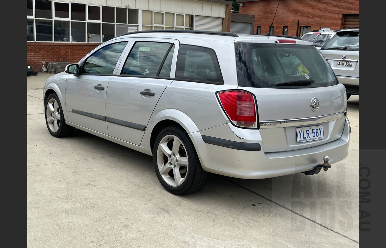 9/2006 Holden Astra CD AH MY06 4d Wagon Silver  1.8L