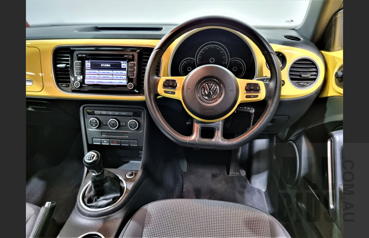 7/2013 Volkswagen Beetle 1L 3dr Hatchback Yellow 1.4L Twincharge Manual