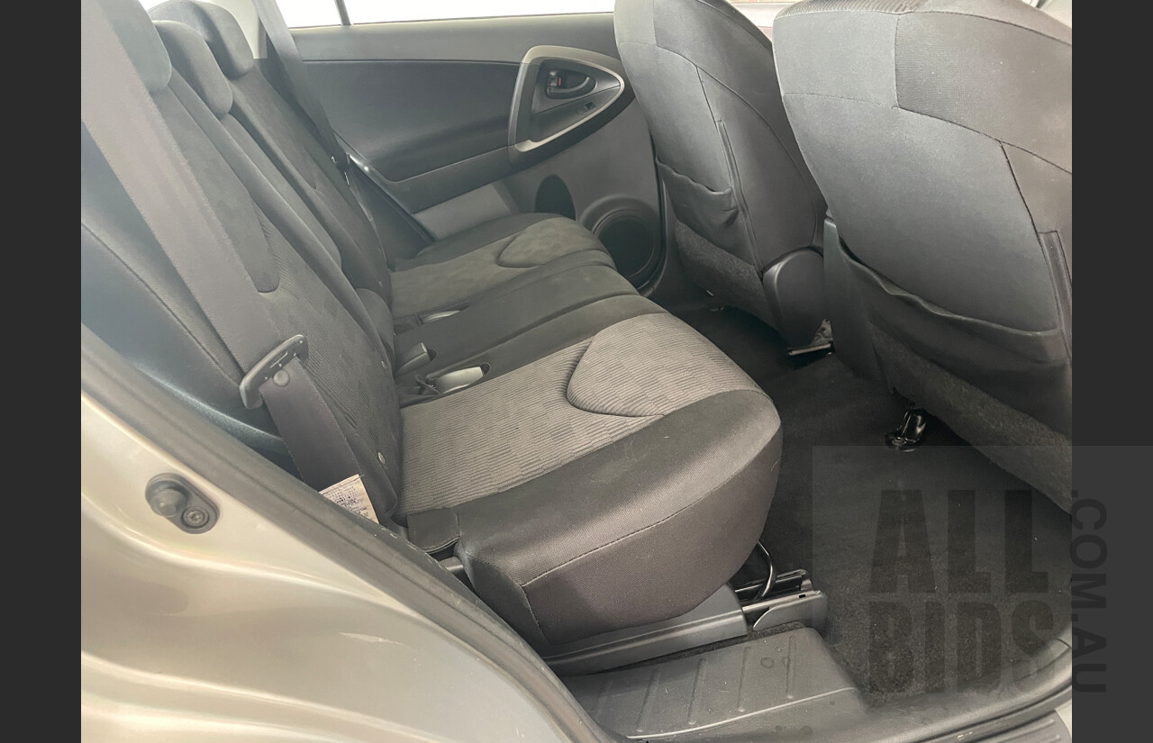 10/2009 Toyota Rav4 CV ACA33R 4d Wagon Silver 2.4L
