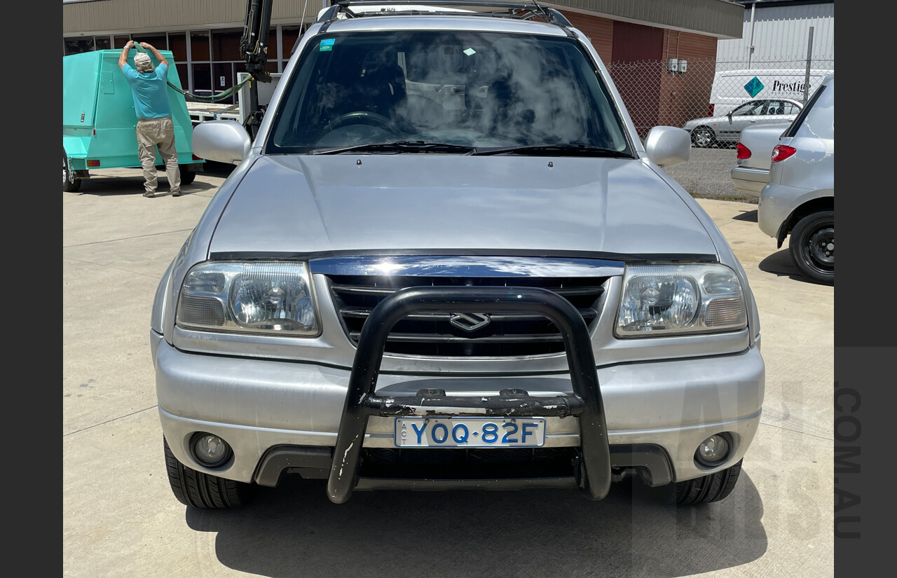 8/2004 Suzuki Grand Vitara Sports (4x4)  4d Wagon Silver 2.5L