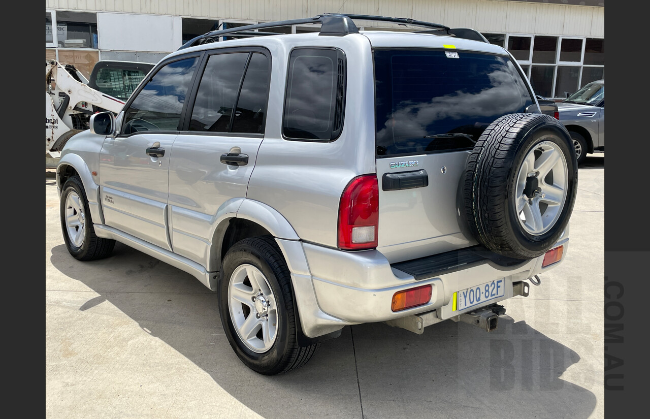 8/2004 Suzuki Grand Vitara Sports (4x4)  4d Wagon Silver 2.5L