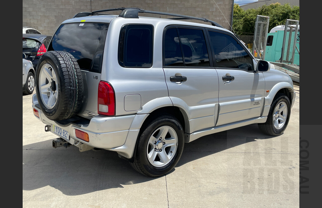 8/2004 Suzuki Grand Vitara Sports (4x4)  4d Wagon Silver 2.5L