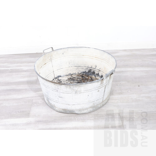 Large Vintage Rustic Tin Wash Basin