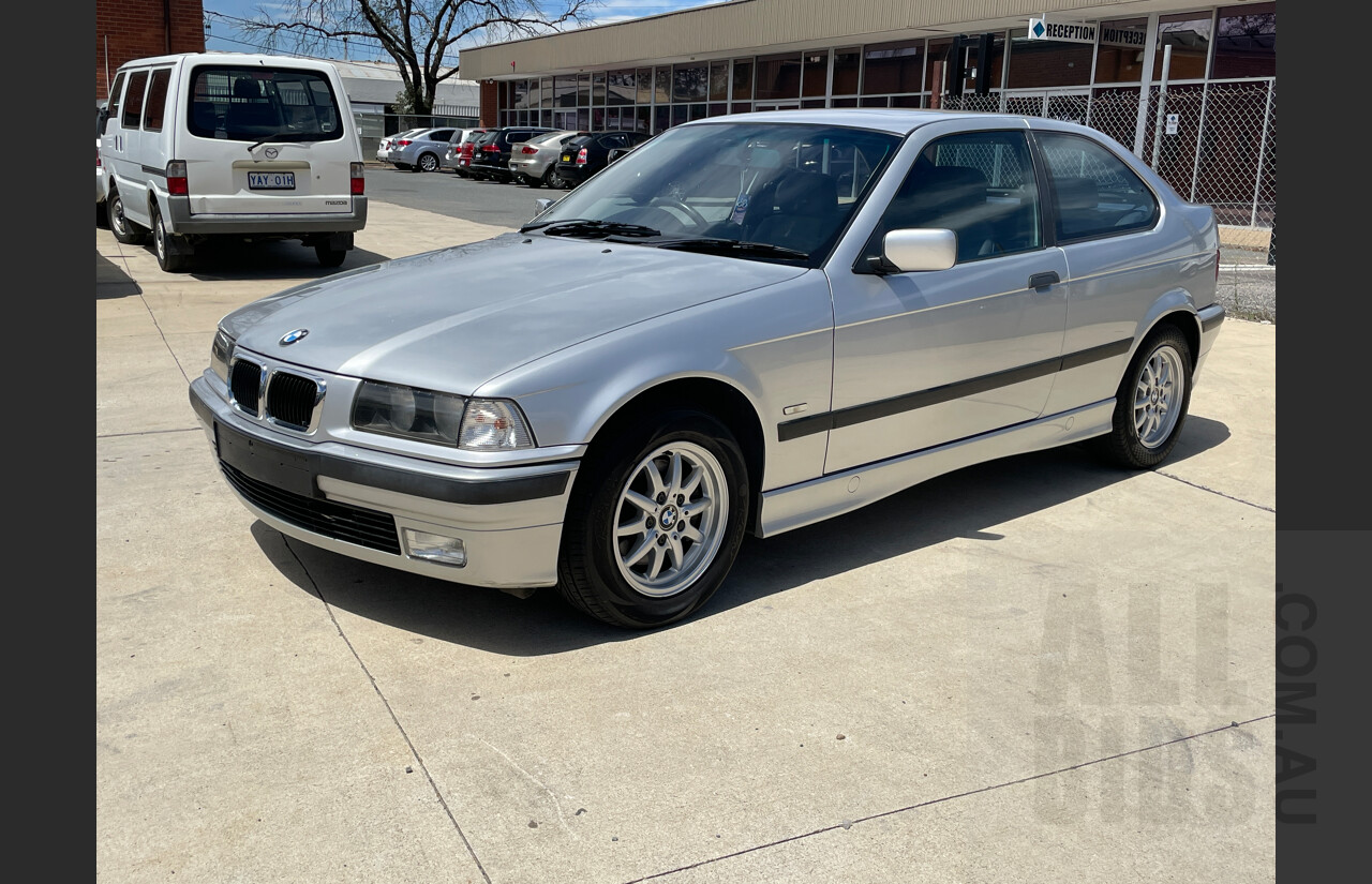 2/2000 BMW 318ti E36 3d Hatchback Silver 1.9L