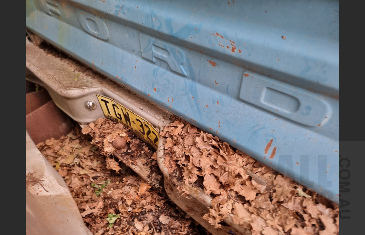 1977 Ford F250 Custom Pick-Up Blue 4.1L - Project Vehicle