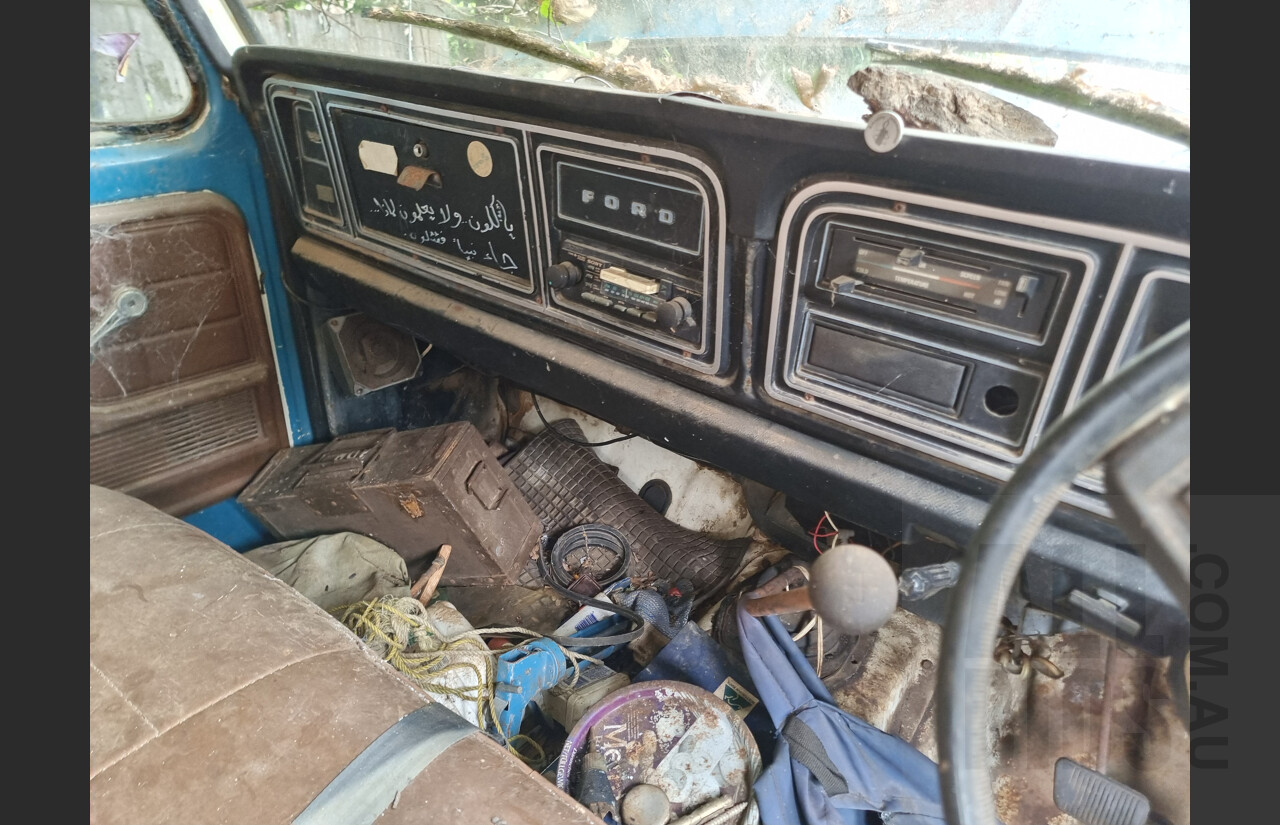 1977 Ford F250 Custom Pick-Up Blue 4.1L - Project Vehicle