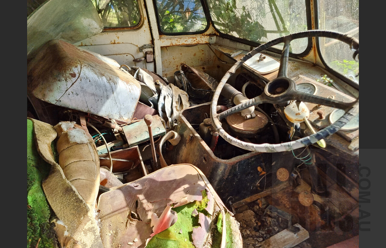 Circa 1950's Morris LD Mk1 'Vicky's Butchery' Van - Project Vehicle