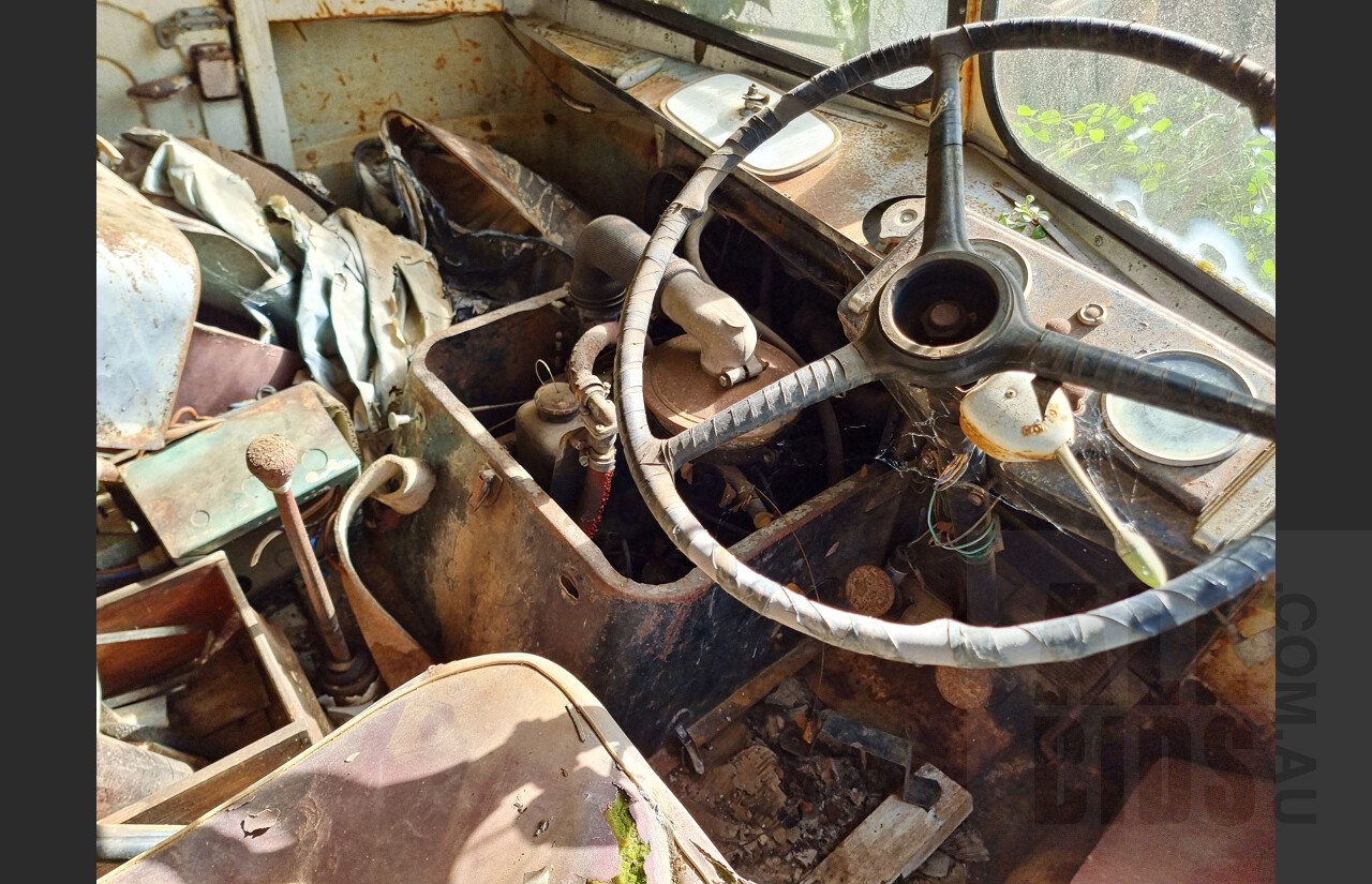 Circa 1950's Morris LD Mk1 'Vicky's Butchery' Van - Project Vehicle