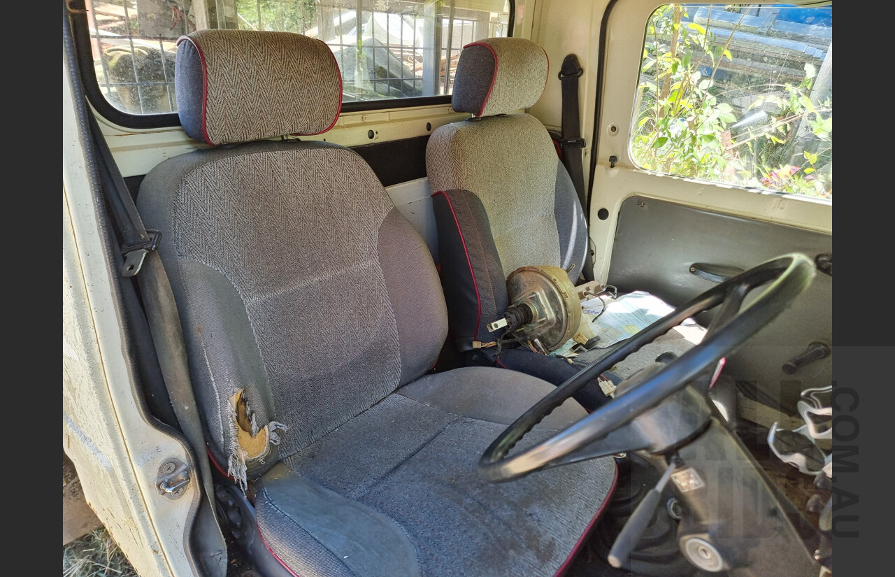 8/1984 Daihatsu F65 Wildcat/Scat/Taft (4x4)  P/up White 2.8L Diesel