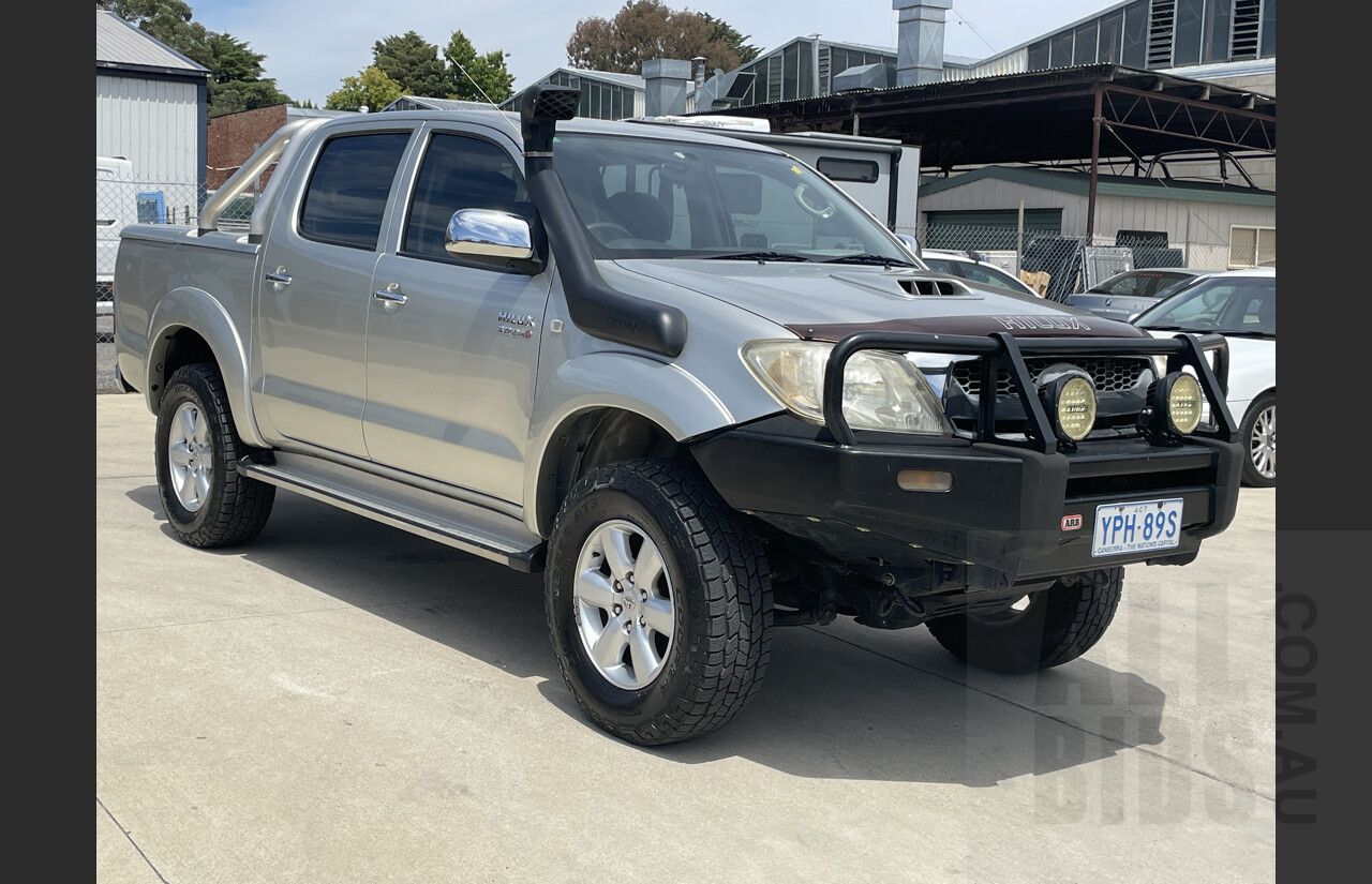 2/2010 Toyota Hilux SR5 (4x4) KUN26R Dual Cab P/up Silver  3.0L