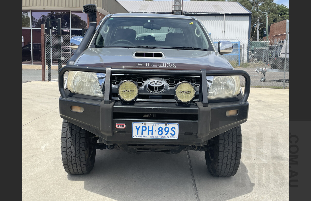 2/2010 Toyota Hilux SR5 (4x4) KUN26R Dual Cab P/up Silver  3.0L