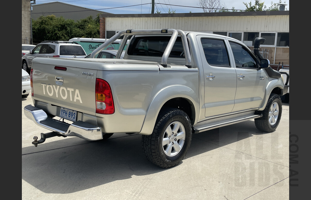 2/2010 Toyota Hilux SR5 (4x4) KUN26R Dual Cab P/up Silver  3.0L