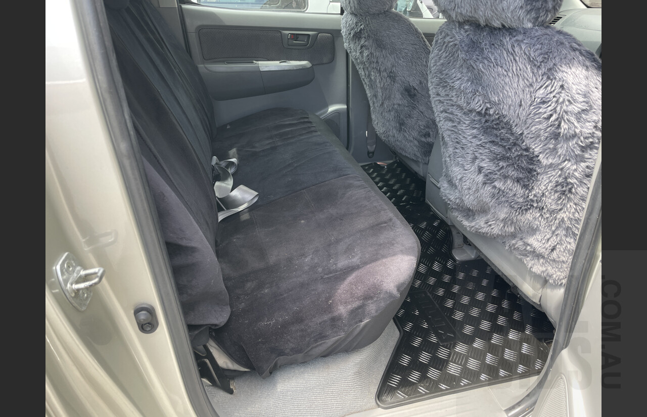 2/2010 Toyota Hilux SR5 (4x4) KUN26R Dual Cab P/up Silver  3.0L