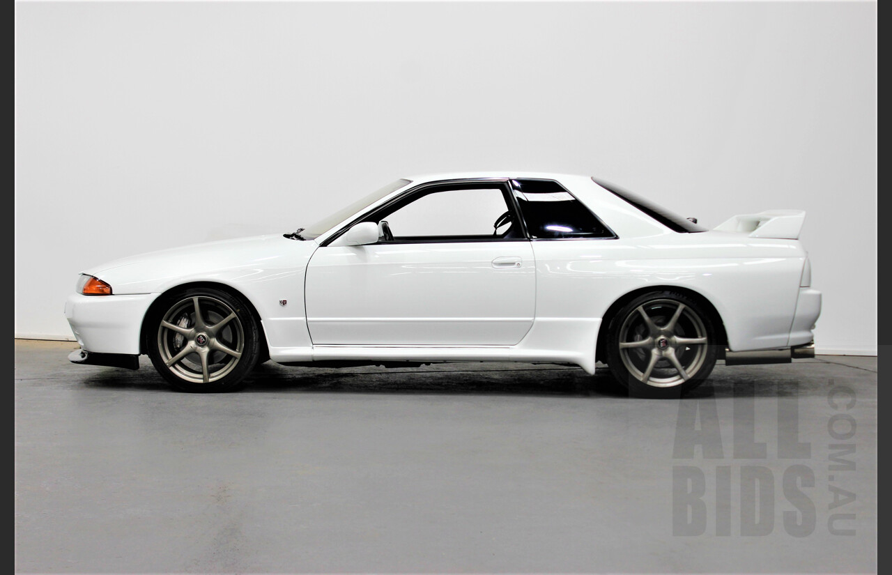 1/1994 Nissan Skyline R32 GT-R Series 3 2d Coupe 326 Crystal White 2.6L Twin Turbo