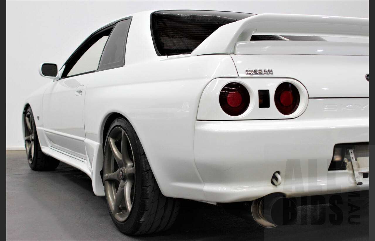 1/1994 Nissan Skyline R32 GT-R Series 3 2d Coupe 326 Crystal White 2.6L Twin Turbo