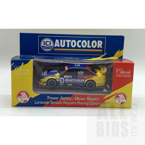 Classic Carlectables, Lansvale Smash Repairs Racing VS Holden 1:43 Scale Model Car