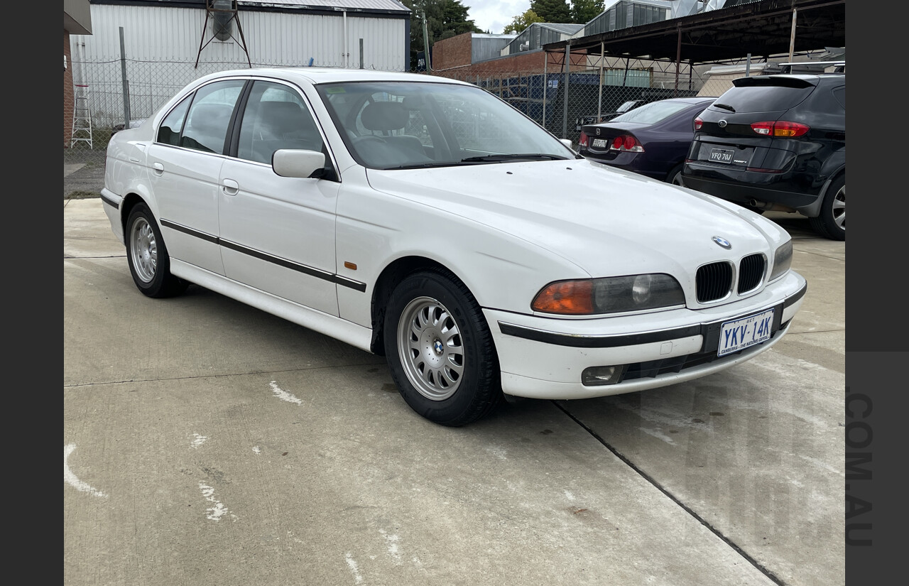 4/1998 Bmw 5 28i  4d Sedan White 2.8L