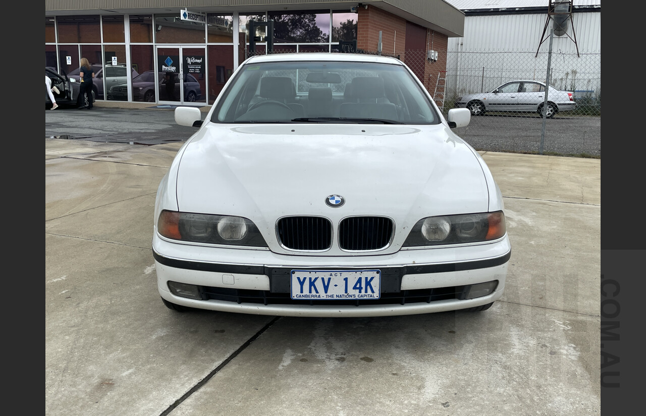 4/1998 Bmw 5 28i  4d Sedan White 2.8L