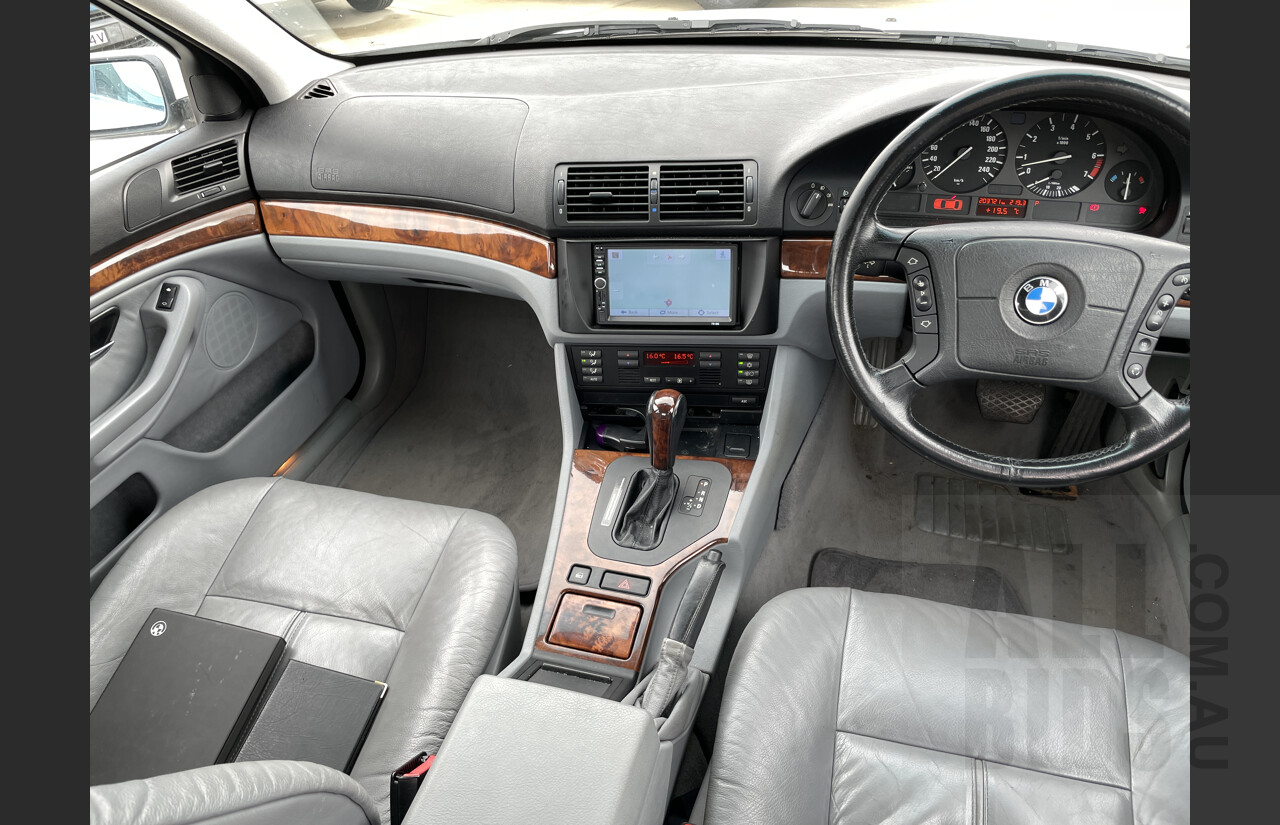 4/1998 Bmw 5 28i  4d Sedan White 2.8L