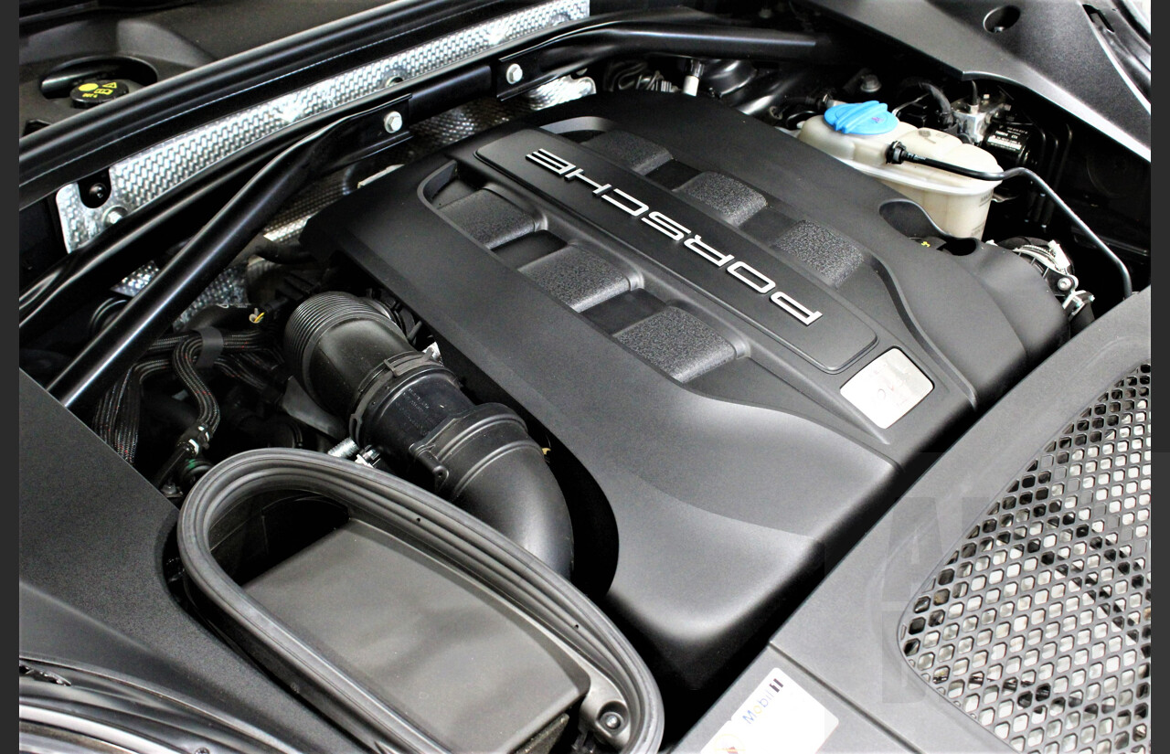 07/2016 Porsche Macan S Diesel MY16 4d Wagon Grey 3.0L Turbo Diesel