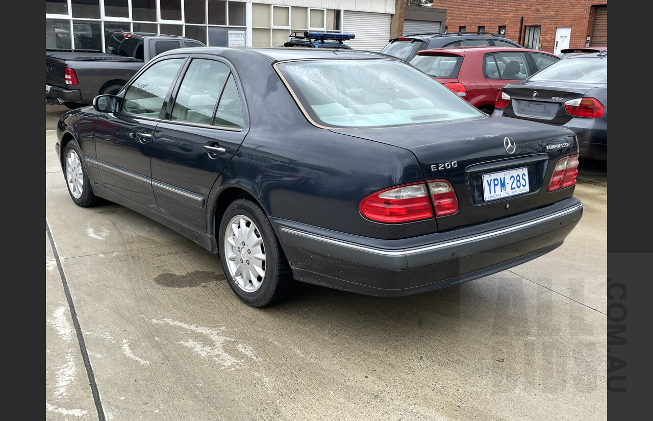 4/2001 Mercedes-Benz E200k Elegance W210 4d Sedan Blue 2.0L