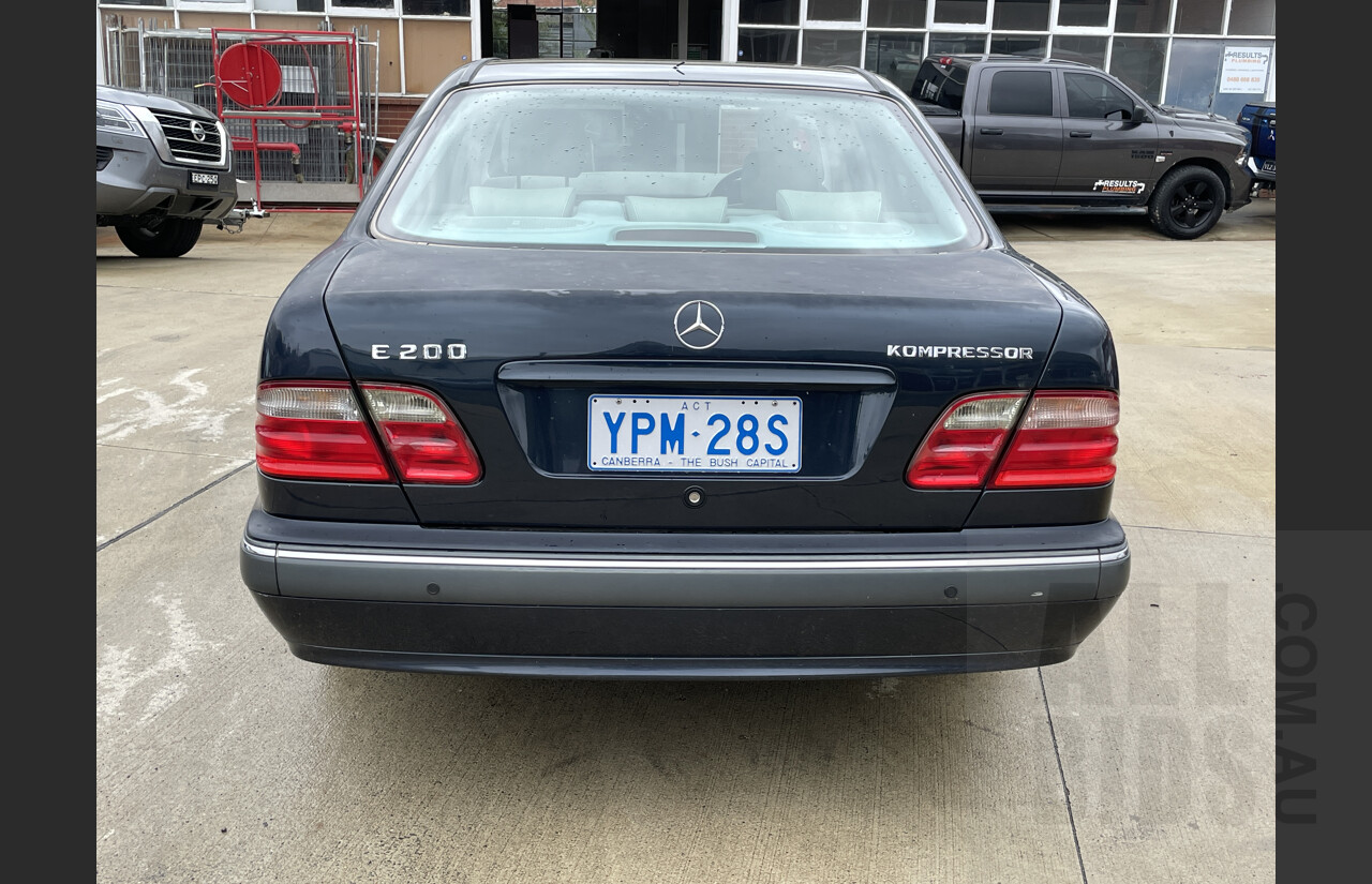 4/2001 Mercedes-Benz E200k Elegance W210 4d Sedan Blue 2.0L