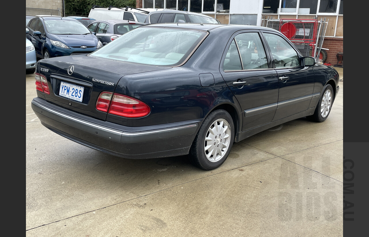 4/2001 Mercedes-Benz E200k Elegance W210 4d Sedan Blue 2.0L