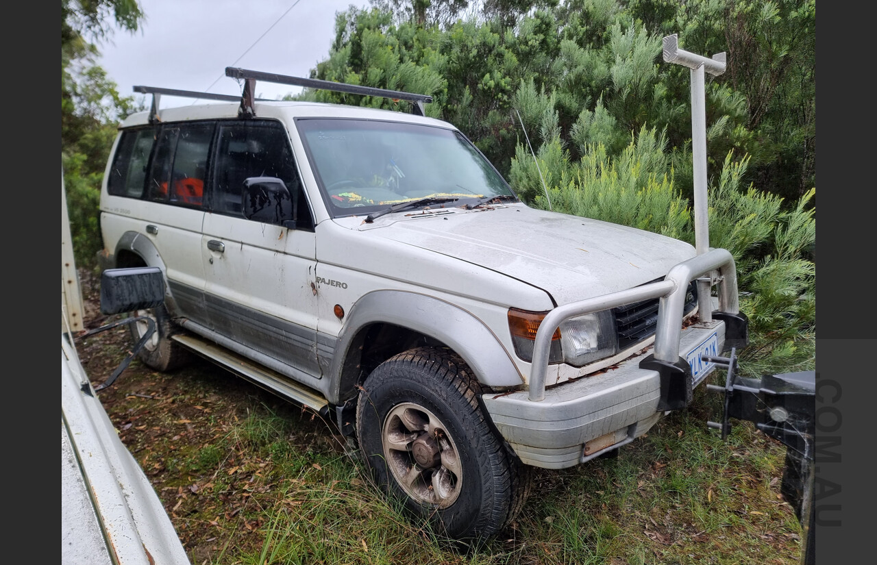 11/1995 Mitsubishi Pajero GLS LWB (4x4) NJ 4d Wagon White 3.5L V6