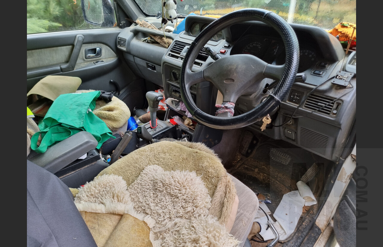 11/1995 Mitsubishi Pajero GLS LWB (4x4) NJ 4d Wagon White 3.5L V6