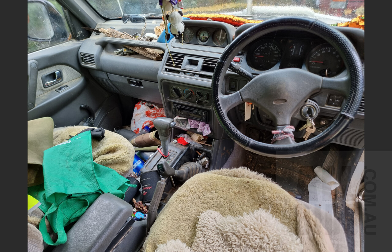11/1995 Mitsubishi Pajero GLS LWB (4x4) NJ 4d Wagon White 3.5L V6