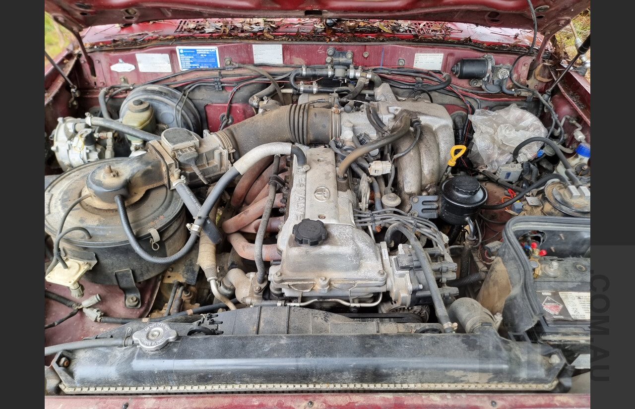 5/1994 Toyota Landcruiser (4x4) Extended Cab Trayback 4d Utility Maroon 4.5L - Project