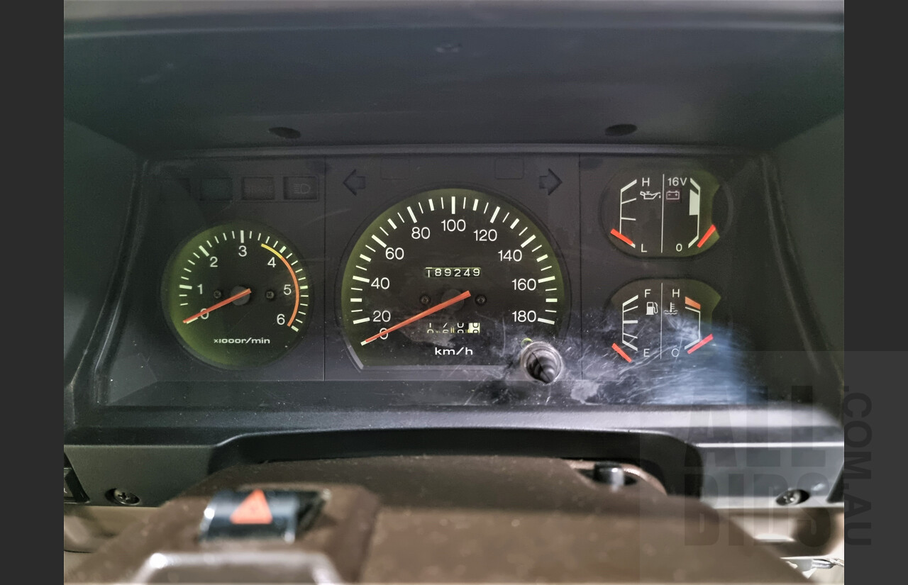 12/1989 Toyota Landcruiser (4x4) 11 Seater HJ75RV Troopcarrier White 4.0L Diesel